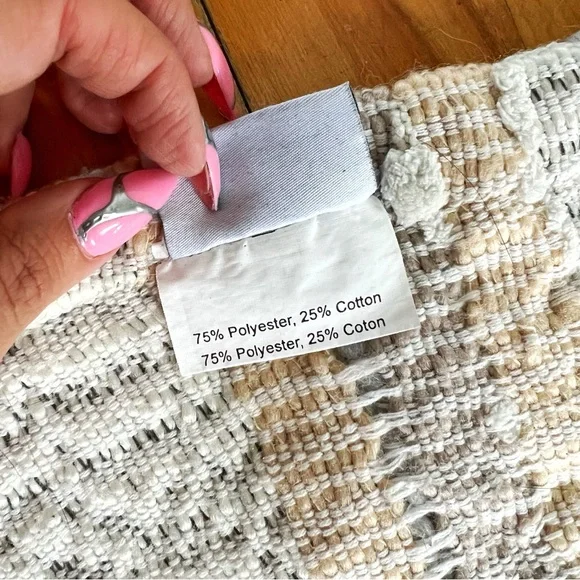 London Kaye | Crochet Rug - Picture 6 of 6